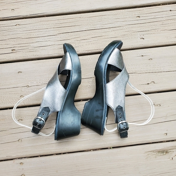 Dansko Jacinda Metallic Pewter Silver Criss Cross Strappy Slingback Sandals 42 - Picture 3 of 9